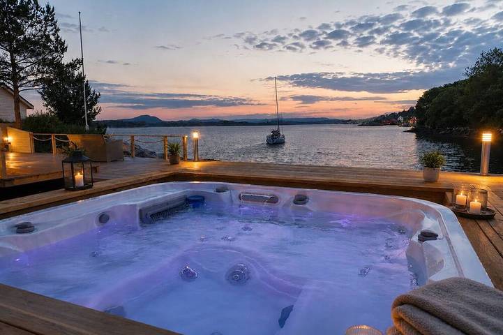 Ferienhaus für 18 Personen, mit Whirlpool und Terrasse