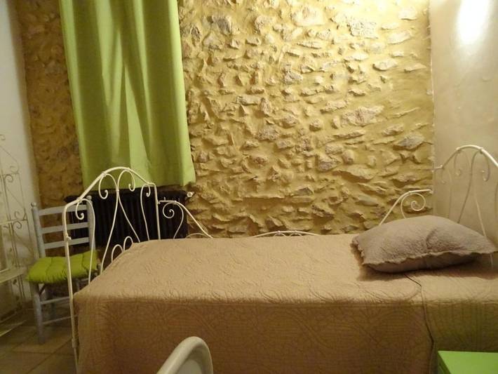 Location de vacances pour 5 personnes, avec vue ainsi que jardin et piscine à La Rochegiron - 3