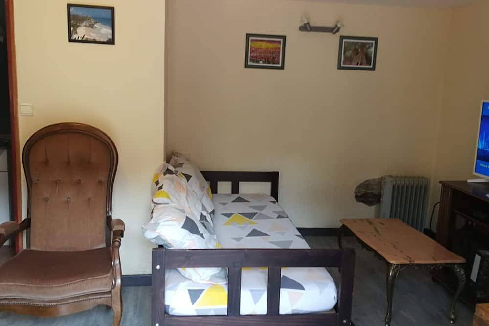 Apartamento entero, Appart 40 m2 R C en el pequeño pueblo a los pies del Canigó in Casteil, Parque Natural Regional de los Pirineos Catalanes