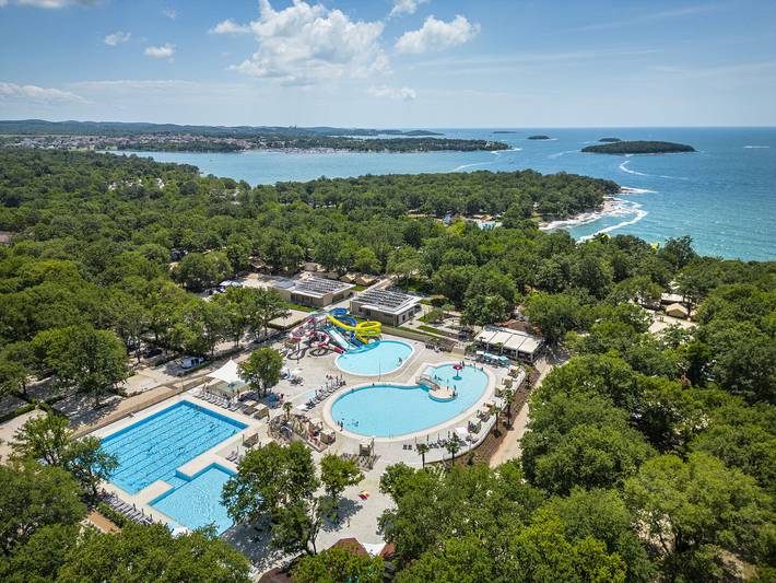 Ferienpark für 7 Personen, mit Terrasse und Pool in Istrien