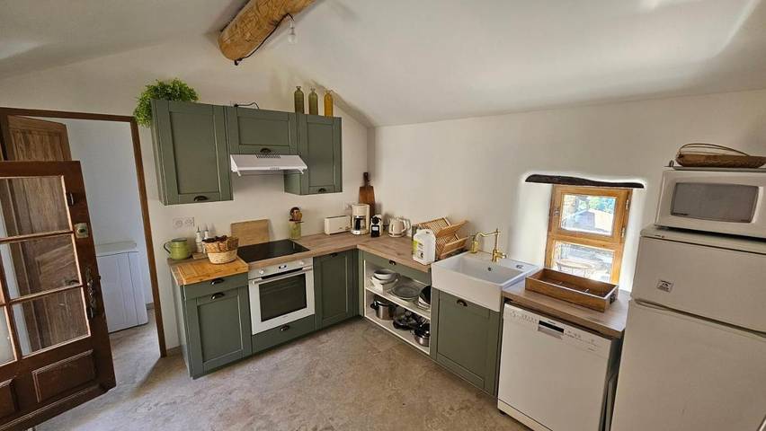 Location de vacances pour 9 personnes, avec piscine ainsi que vue et jardin, animaux acceptés à Saint-Hilaire-de-Lavit - 2