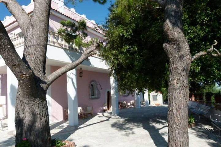 Gîte pour 6 personnes, avec jardin dans Rodi Garganico - 2