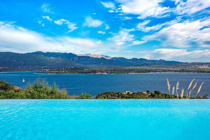 Villa pour 4 personnes, avec piscine et jardin ainsi que terrasse et vue en Corse - 2