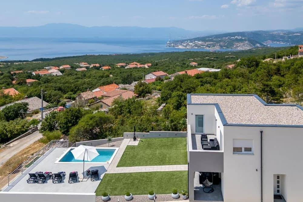 Villa Fran - Four Bedroom Villa with Private Pool in Kraljevica, Primorje-Gorski Kotar