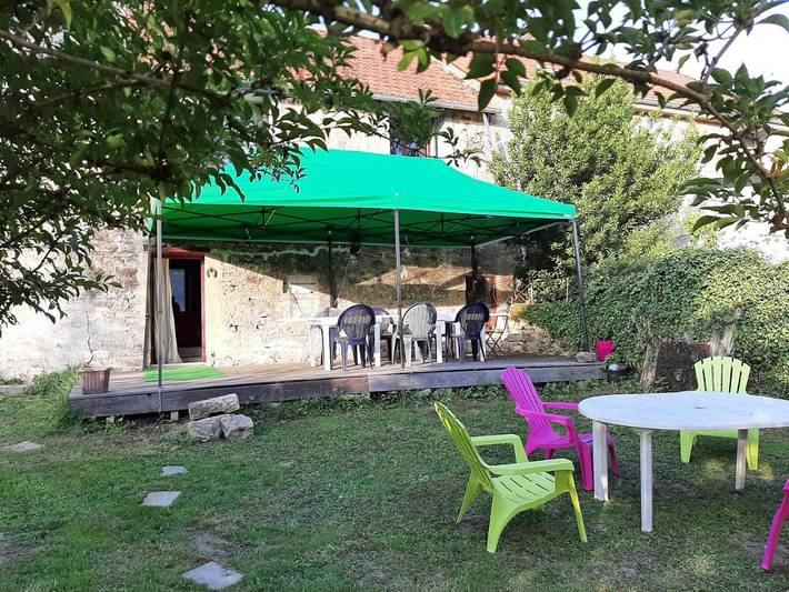 Location de vacances pour 16 personnes, avec jardin et terrasse à Pouques-Lormes