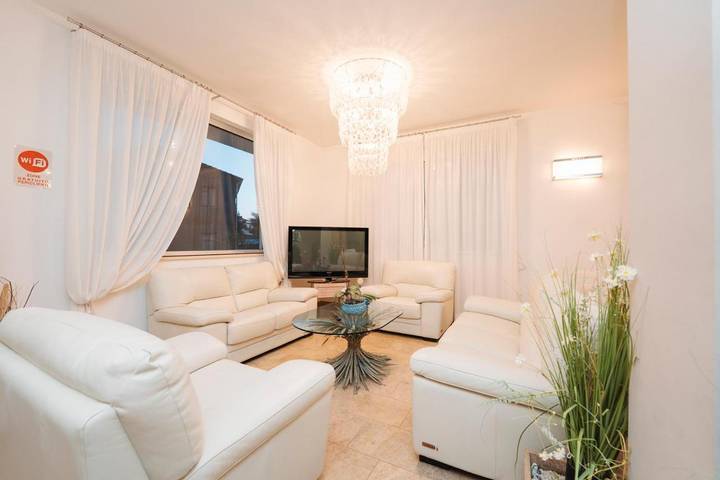 Hôtel pour 3 personnes, avec Balcon et Terrasse ainsi que Jardin et Vue à Petacciato - 2