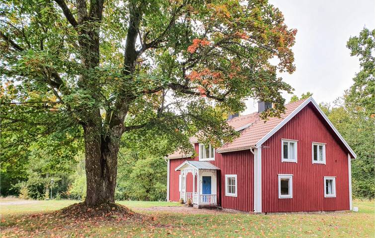Hus för 7 Personer med trädgård in Kronobergs