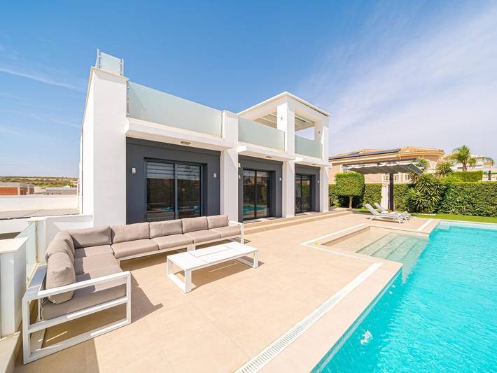Villa voor 8 personen, with tuin and zwembad as well as whirlpool and terras - 1