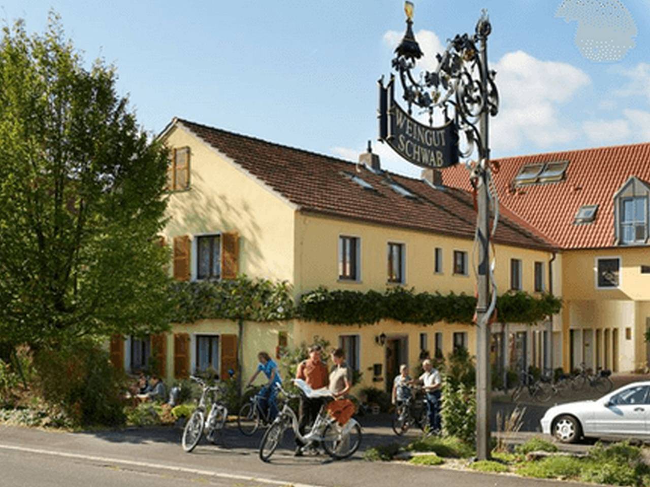 Pension Weingut Schwab - Doppelzimmer mit Wc und Dusche inkl. Frühstück in Thüngersheim, Fränkisches Weinland