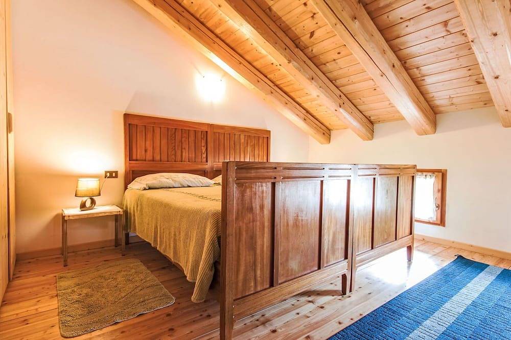 Wunderbares alleinstehendes Ferienhaus mit  W-Lan, Tv, Innenhof, Haustiere erlaubt, Panoramablick in Borgo Valsugana, Valsugana