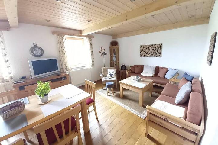 Ganze Wohnung, Ferienwohnung (60qm) im Landhausstil mit Balkon in Sankt Oswald-Riedlhütte, Šumava Mountains