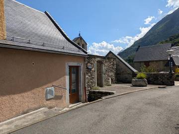 Gîte pour 6 personnes, avec terrasse et vue à Grust