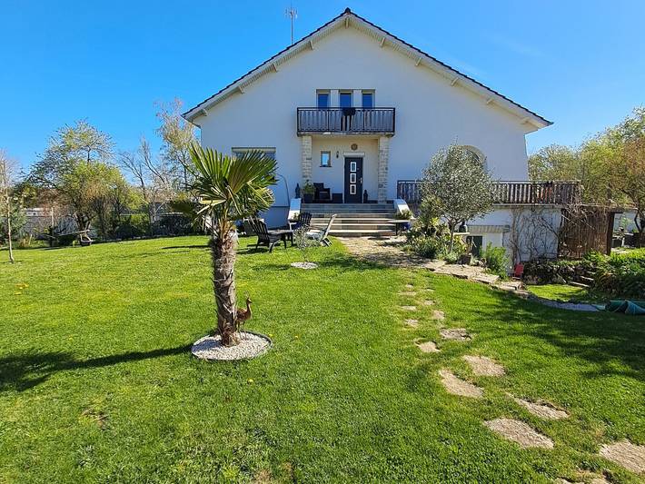 Großes ruhiges Haus mit geschlossenem Garten, 3 Schlafzimmer in Mirebeau-sur-Bèze, Dijon und Umgebung