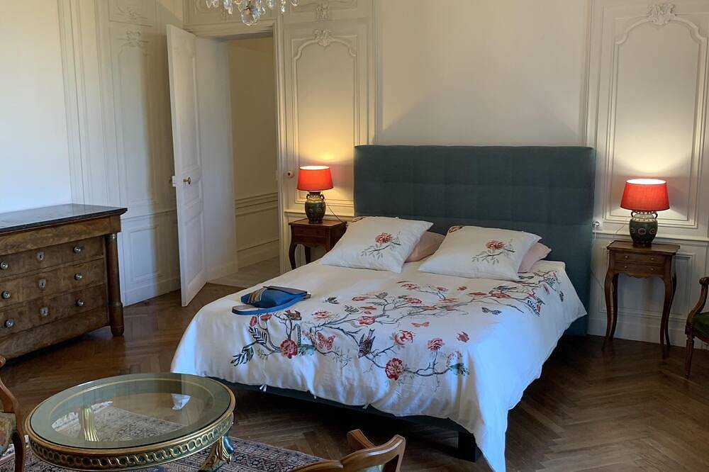 Executive double Bedroom in Barbeville, Bayeux region