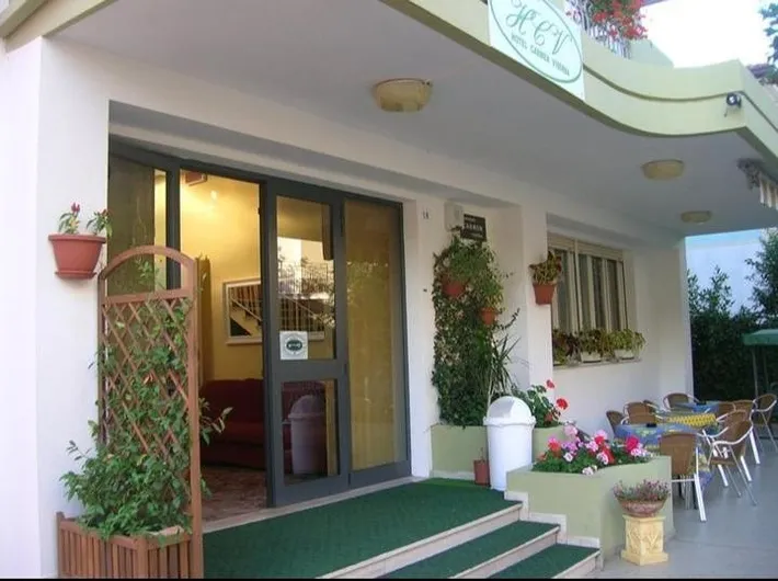 Hotel para 3 personas - 1