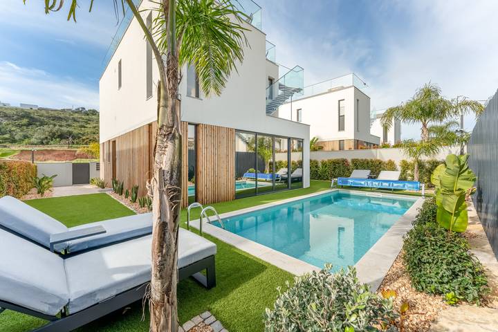 Villa for 6 people, with garden and balcony in Albufeira