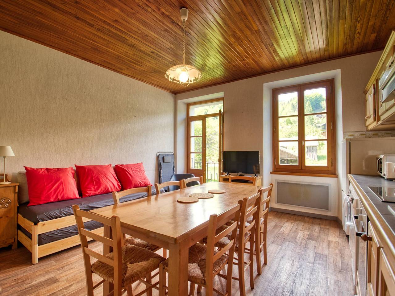 Dorfhaus, ideal für Familien, 2 Wohnungen, nahe Seilbahn, 6-7 Pers. in Station de Morillon, Grand Massif