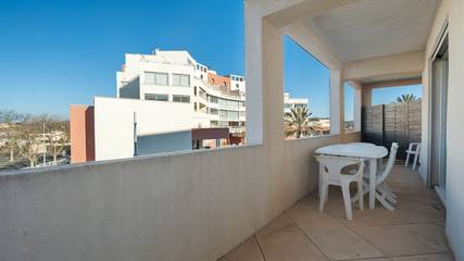 Cottage pour 4 personnes, avec balcon et piscine dans Plage Rochelongue