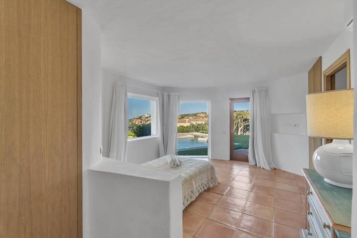 Villa pour 13 personnes, avec vue ainsi que piscine et jardin à Porto Cervo - 4