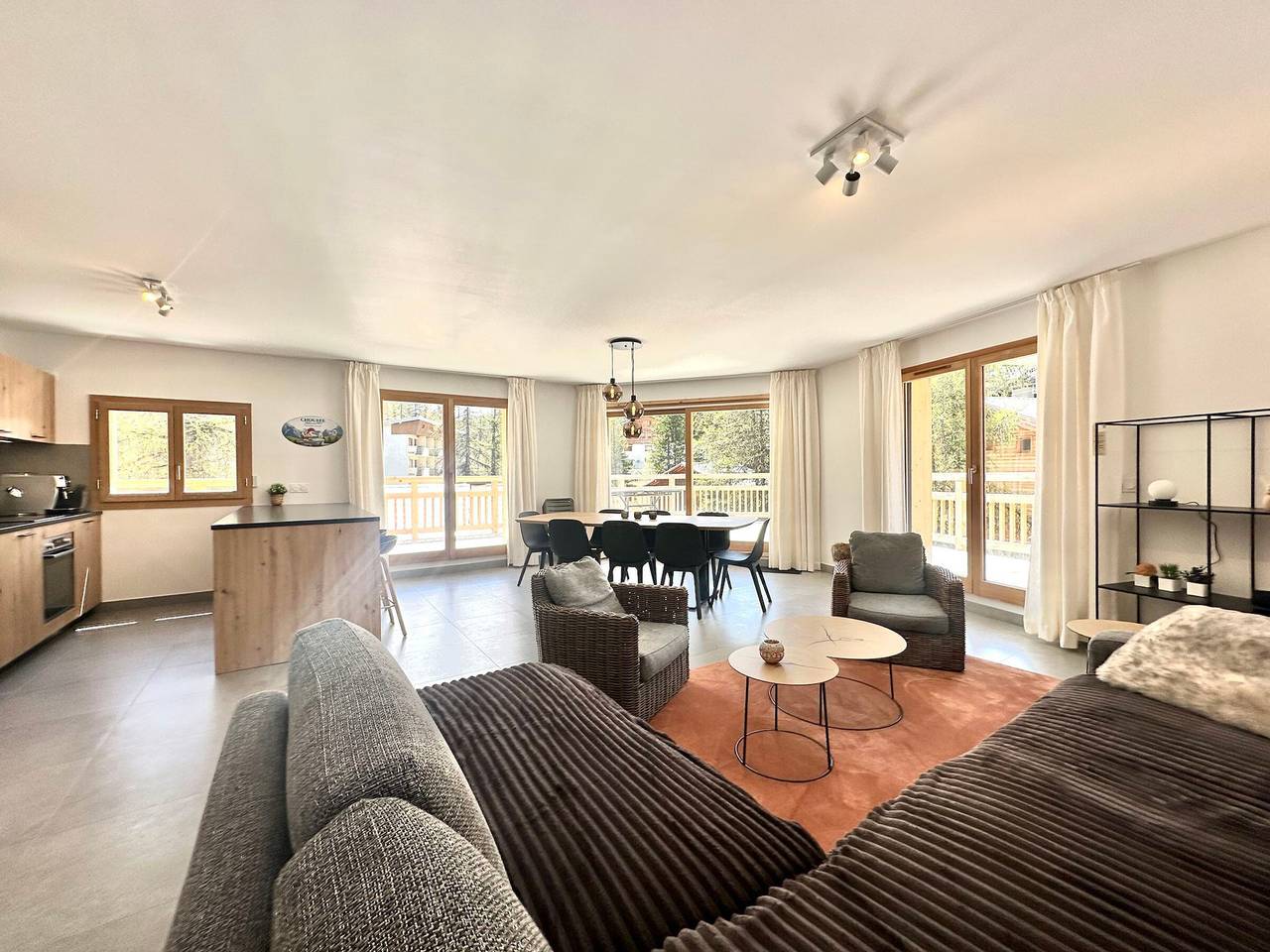 Appartement entier, Luxueux Appartement T5 à Vars avec Terrasse Panoramique et Confort Haut de Gamme in Vars, Région de Briançon