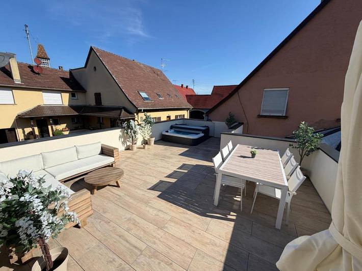 Location de vacances pour 6 personnes, avec jacuzzi et terrasse à Bennwihr