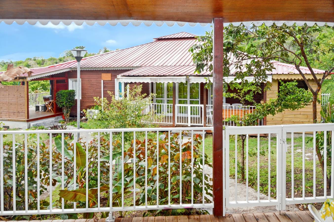 Comfortable bungalow with sea view in Bouillante in Bouillante, Guadeloupe (Caribbean)