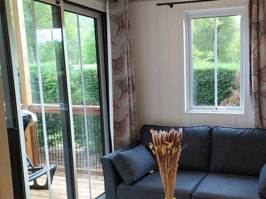 Flower Camping La Rivière - Chalet 6 personen - Badiane Klimatisiert Premium 2 Schlafzimmer - 2 Bäder + Terrasse 19m² in Saint-Maime, Regionaler Naturpark Luberon