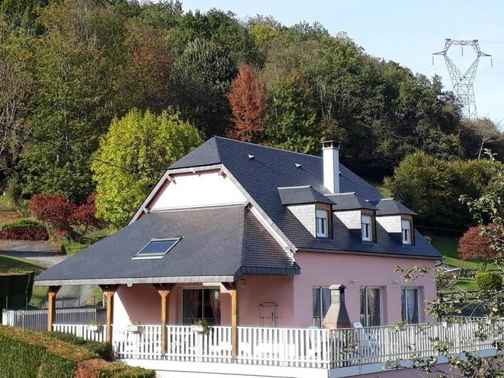 Gîte pour 8 personnes, avec jardin et terrasse