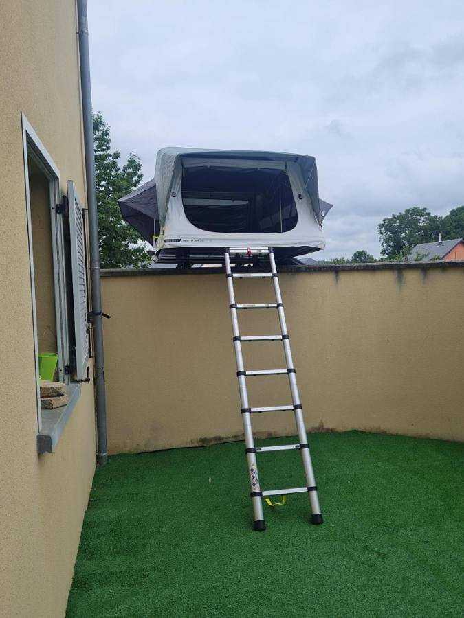 Tente pour 2 personnes, avec Terrasse ainsi que Jardin et Piscine