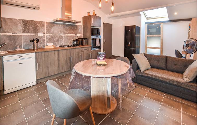 Gîte pour 3 personnes, avec terrasse et jacuzzi ainsi que piscine et jardin à Avignon - 3