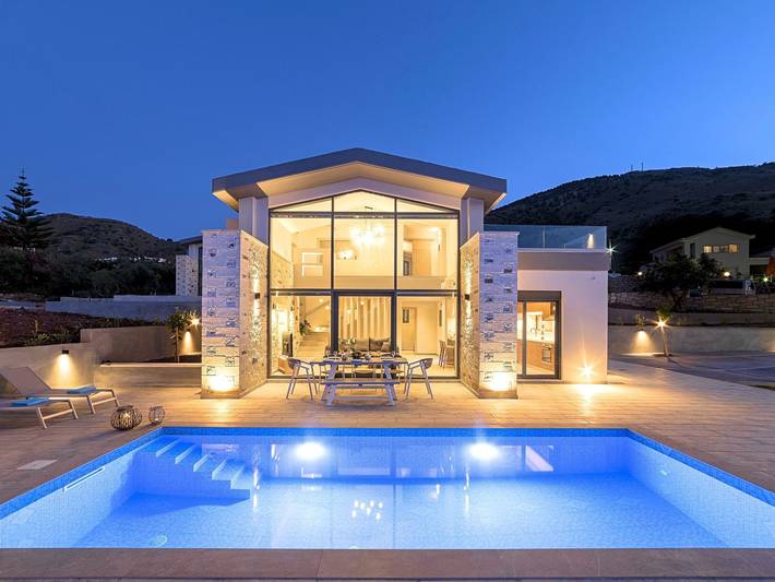 Ferienhaus für 45 Personen, mit Balkon und Terrasse sowie Garten und Seeblick