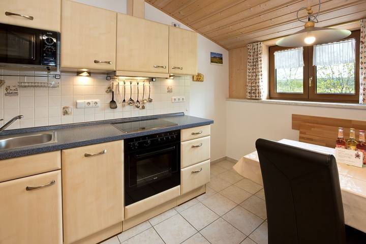 Ferienwohnung für 3 Personen, mit Balkon und Seeblick sowie Ausblick am Forggensee - 4