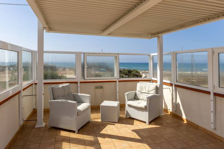 Villa 'Maria Con Piscina Riscaldata' con vista mare, Wi-Fi e aria condizionata in Santa Maria del Focallo, Ispica