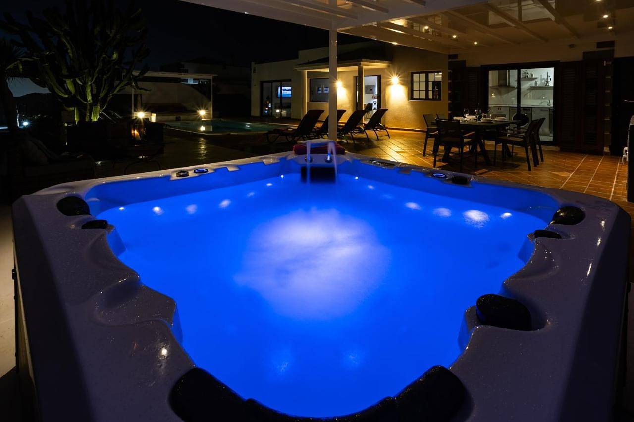 Four-Bedroom Villa in Playa Blanca, Yaiza