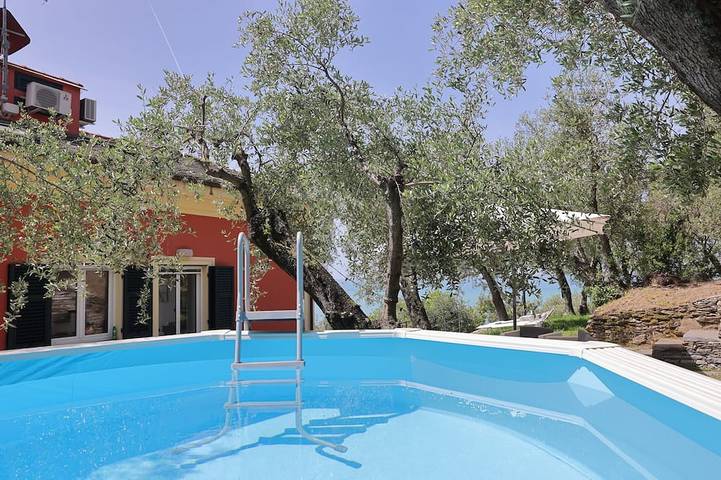 Villa pour 8 personnes, avec balcon et jardin dans Tigullio