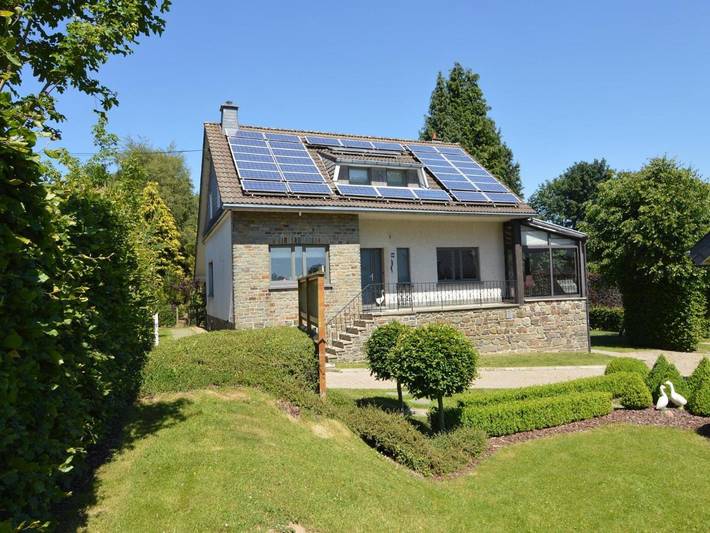 Ferienhaus für 15 Personen, mit Garten und Sauna in Elsenborn