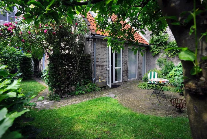 Gastenverblijf voor 2 personen, met tuin en uitzicht - 1