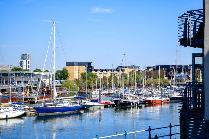Ganze Wohnung, Ferienwohnung für 2 Personen mit Balkon in Penarth, Cardiff