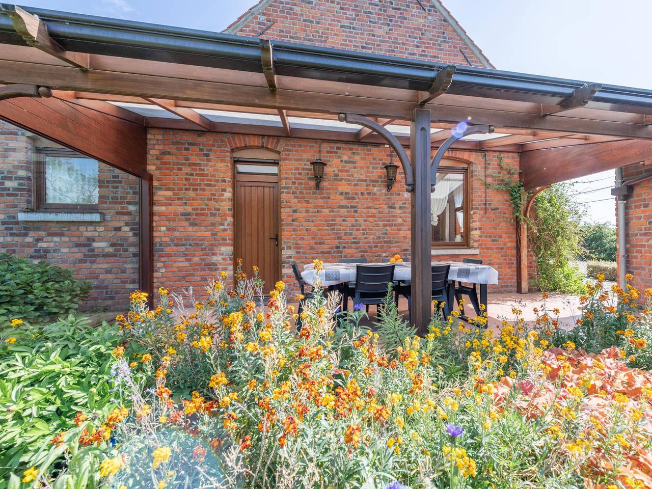 Fermette rénovée avec gout avec un grand jardin in Comines-Warneton, Hainaut
