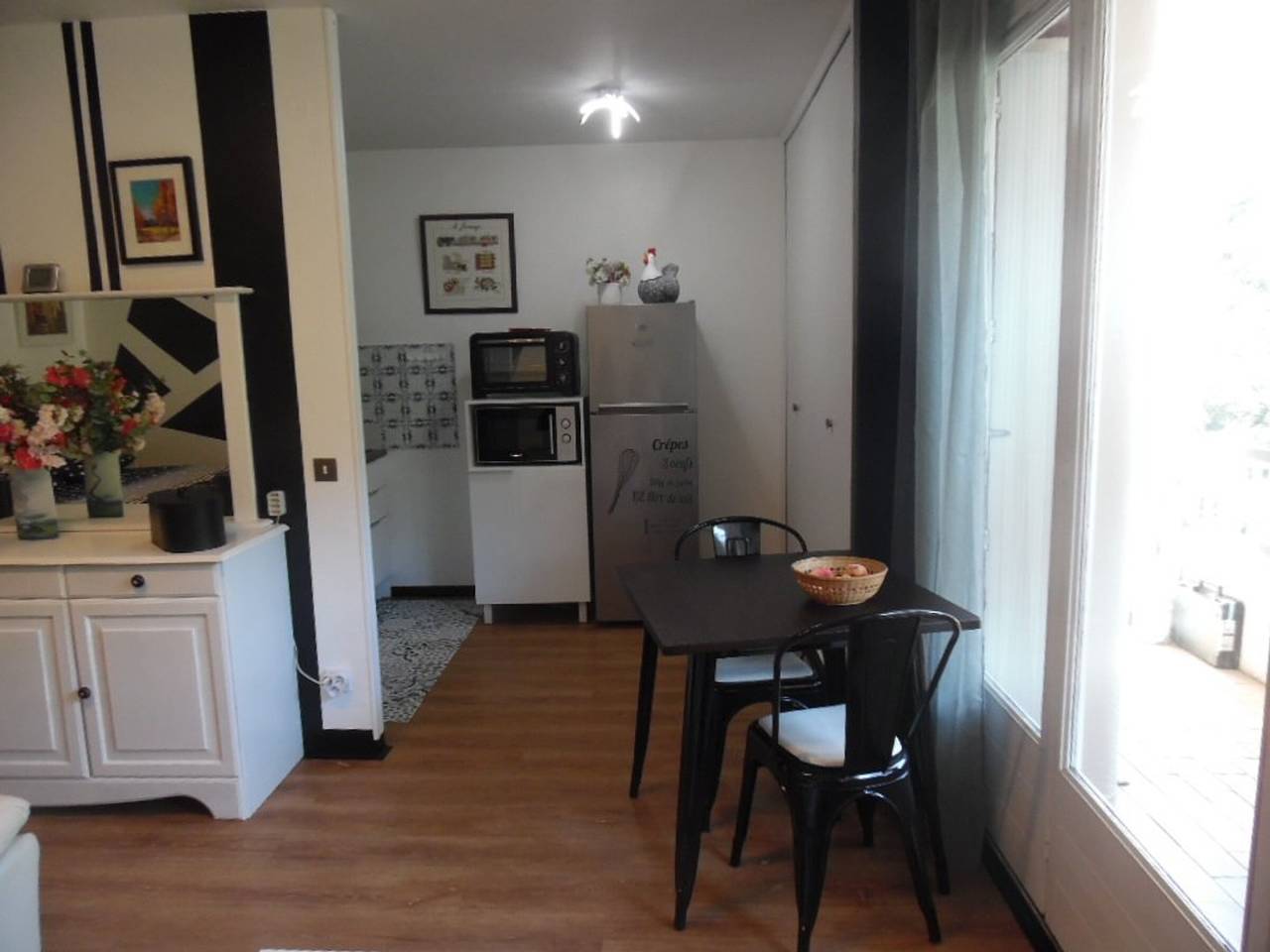 Studio entier, Studio confort avec balcon, clim, parking privé, à 50m des Thermes et 100m du centre, à Amélie-les-Bains in Amélie-les-Bains-Palalda, Région de Céret