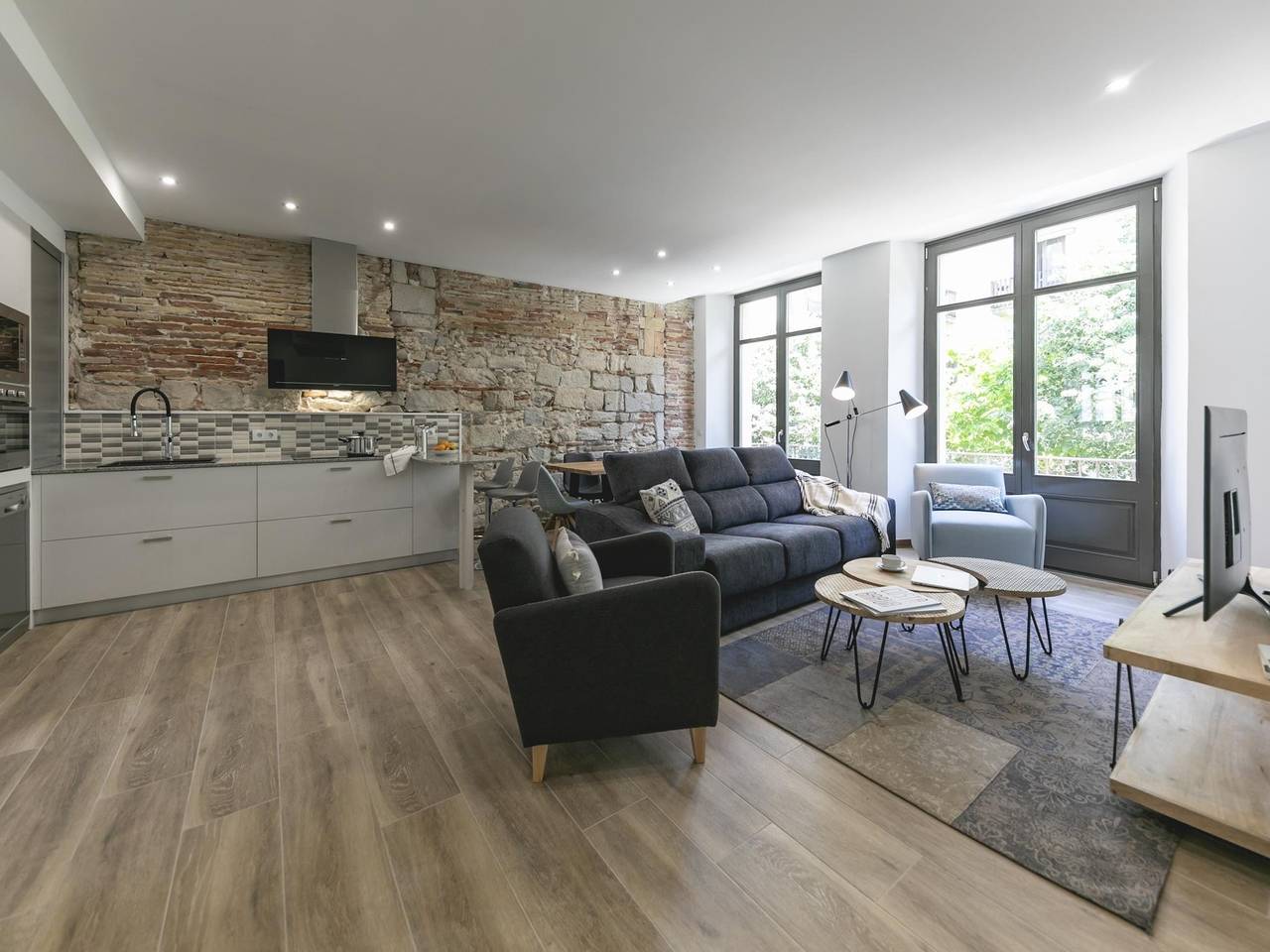 Entire vacation apartment, Bravissimo Rambla Eiffel Bridge 2 in Girona, Gironès