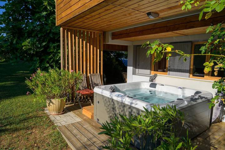 Gîte pour 2 personnes, avec sauna et jardin ainsi que terrasse et jacuzzi à Allevard - 2