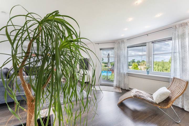 Hel lägenhet, Apartment 'Am Rande Neumünsters' with Balcony in Neumünster, Schleswig-Holstein Binnenland