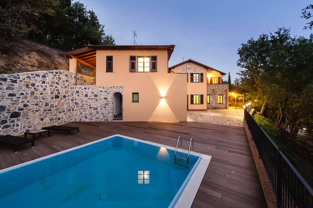 Schönes Bauernhaus mit privatem Pool, 7 Schlafzimmer, 15 Pers, Wi-Fi, Klima in Candeasco, Borgomaro