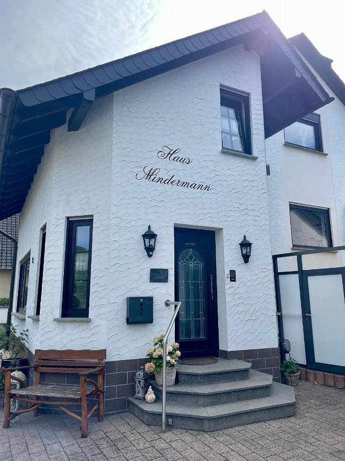 Ferienwohnung für 2 Personen, mit Balkon und Terrasse sowie Ausblick in Bruttig-Fankel