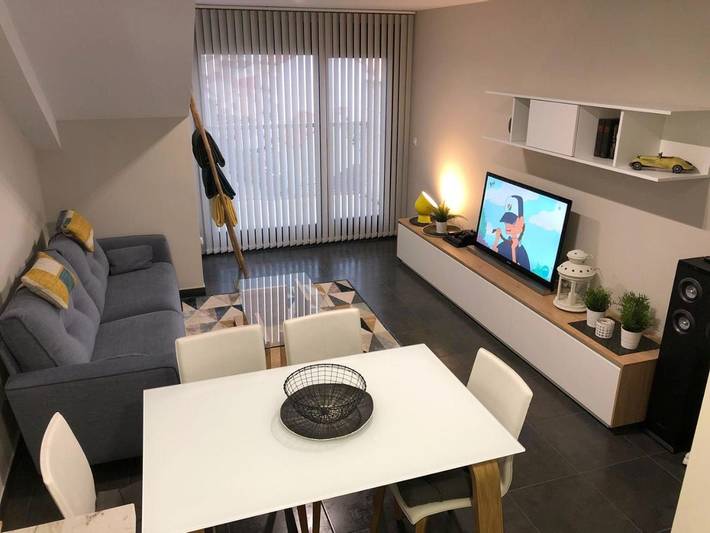 Apartamento de férias para 4 pessoas, com piscina e vista e ainda terraço em Portonovo