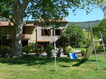 Gîte pour 6 personnes, avec jardin, animaux acceptés à Saint-Paul-de-Jarrat