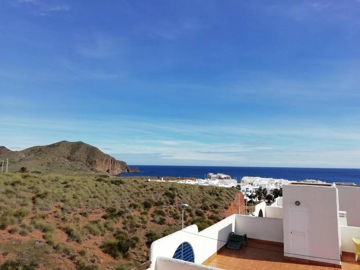 Apartamento para 5 personas, con Balcón y Terraza además de Jardín y Vistas en La Isleta del Moro