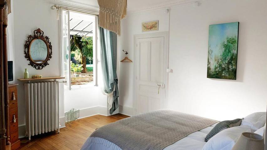 Chambre d’hôte pour 2 personnes, avec Terrasse ainsi que Jardin et Vue dans Parc national de forêts - 4