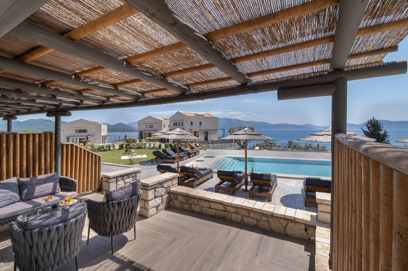 Entire apartment, Apartment 'Thoe 4' with Sea View, Wi-Fi and Air Conditioning in Nikiana, Alexandros